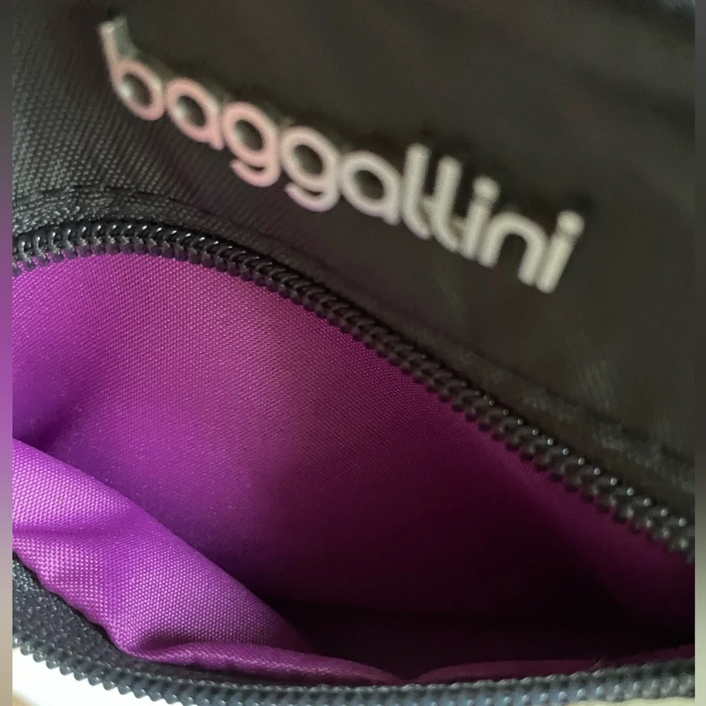 Baggallini Triple Zip Crossbody - *NEW* - Picture 8 of 9